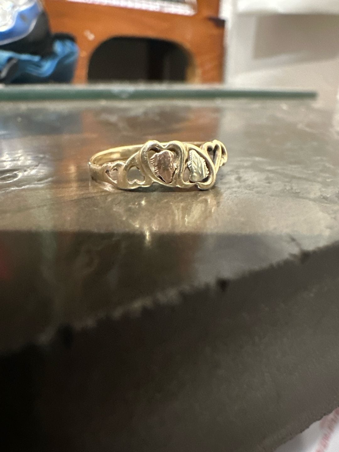 Vintage Black Hills Gold Leaf Hearts Ring 300$